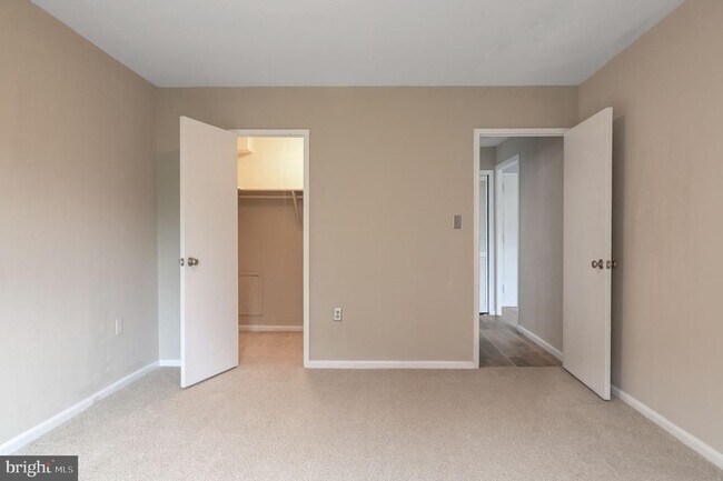 Building Photo - 1200 S Arlington Ridge Rd