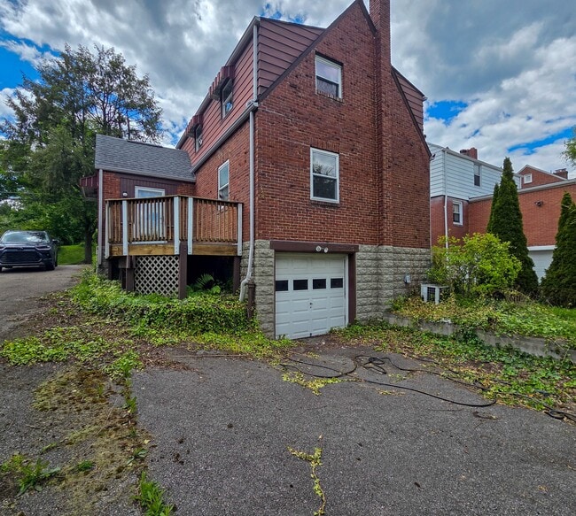 Building Photo - 961 Sunglow St