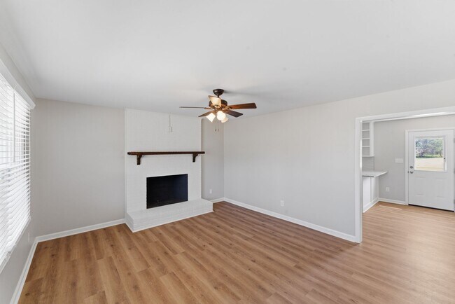 Building Photo - COMING SOON! Space, Comfort & Convenience – 3BR Home Near I-85 & Crowders Mountain