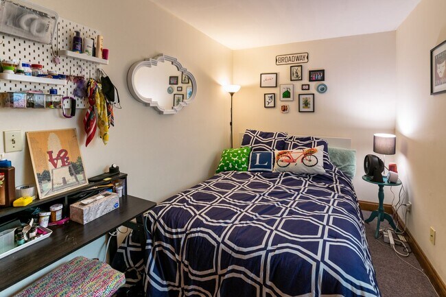 Building Photo - 745 S 20th St