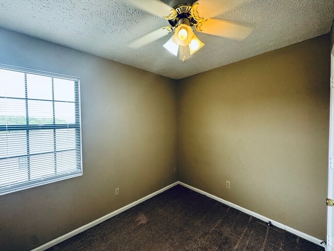 Building Photo - Great Campbell County Location FIRST MONTH RENT FREE