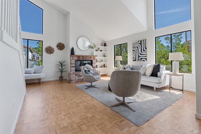 Building Photo - Lovely 2bd/1.5ba Townhome in Heart of San Anselmo