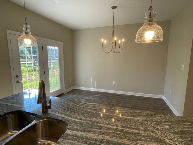 Building Photo - Luxury Rental The Townes at Congers Creek