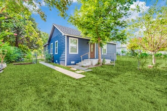 Building Photo - 9214 Metz Ave