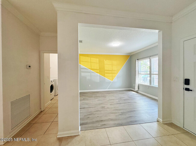 Building Photo - 8953 Devon Pines Dr
