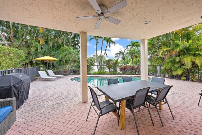 Building Photo - 8405 Legend Club Dr