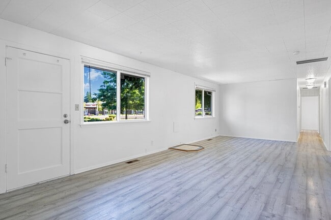 Building Photo - Beautiful 4bed 2bath Home in Renton