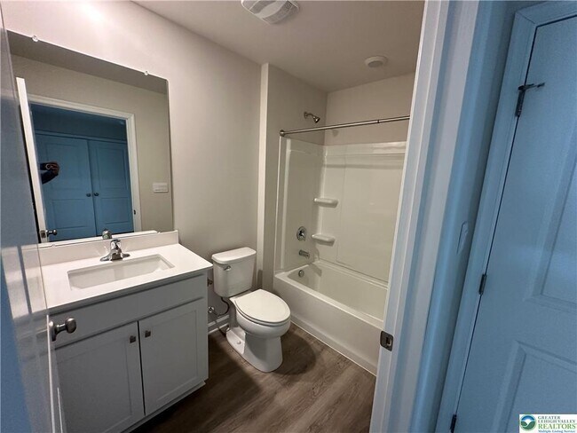 Building Photo - 1264 Susan Cir