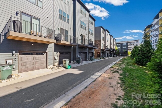 Building Photo - 424 Music Hall Wy