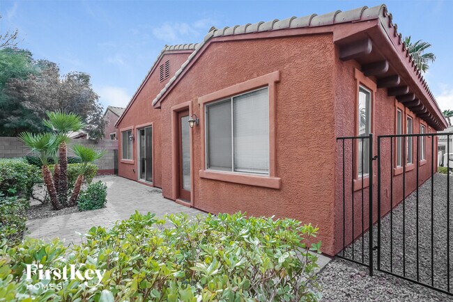 Building Photo - 1044 Via Camelia St