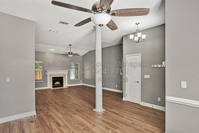 Building Photo - 1819 Branch Vine Dr W