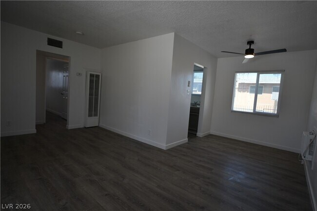 Building Photo - 378 N 13th St