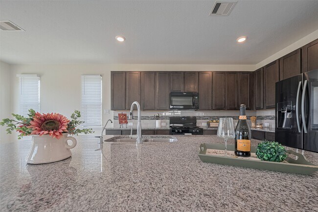 Building Photo - 25327 Cheshire Knoll St