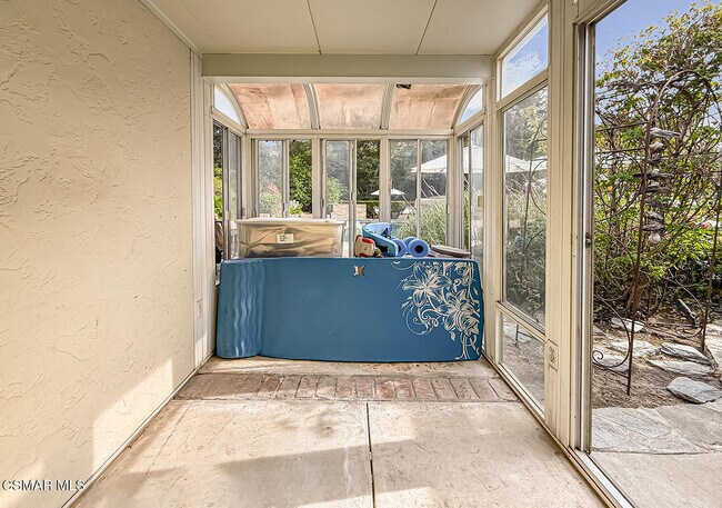 Building Photo - 1888 El Monte Dr