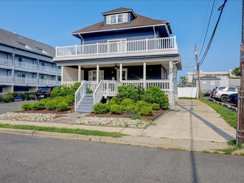 Building Photo - 606 Beach Ave