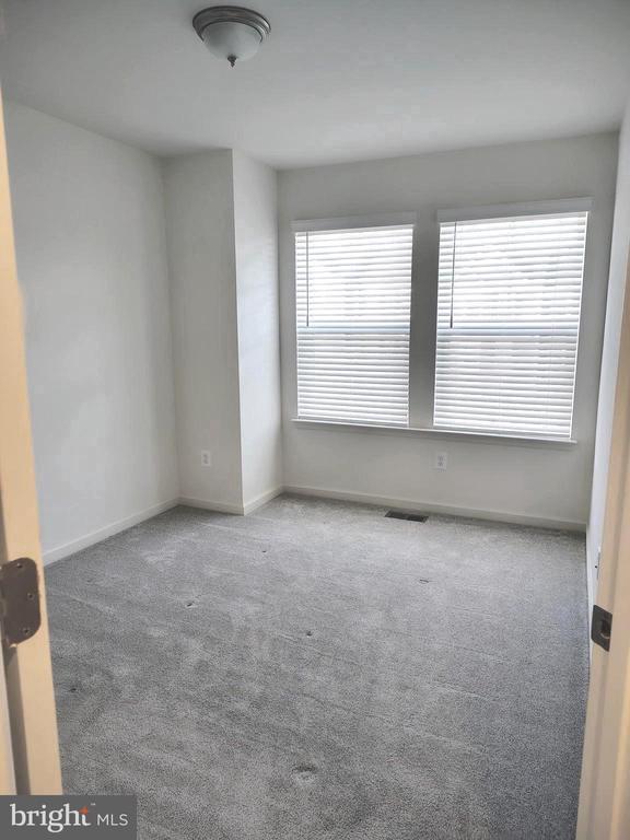 Building Photo - 136 Tuxford Rd