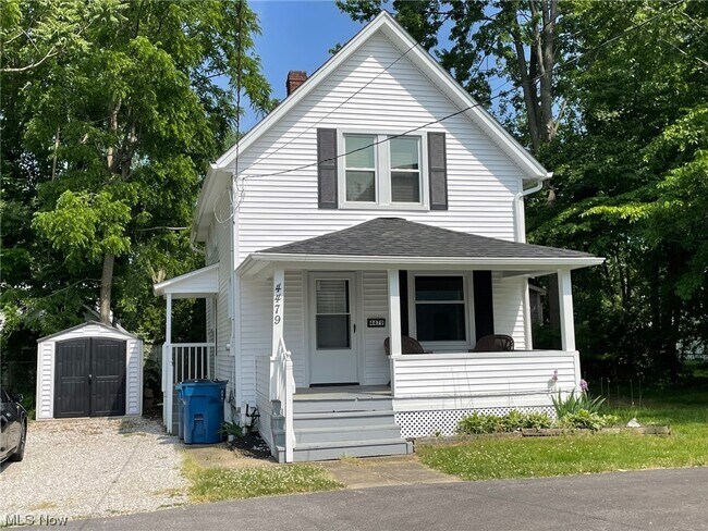 Primary Photo - 4479 Wood St