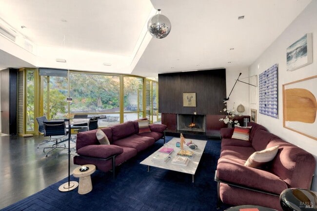 Building Photo - 162 Throckmorton Ave