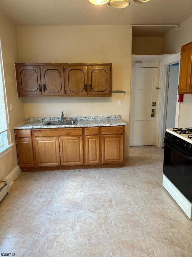 Building Photo - 122 Buffalo Ave