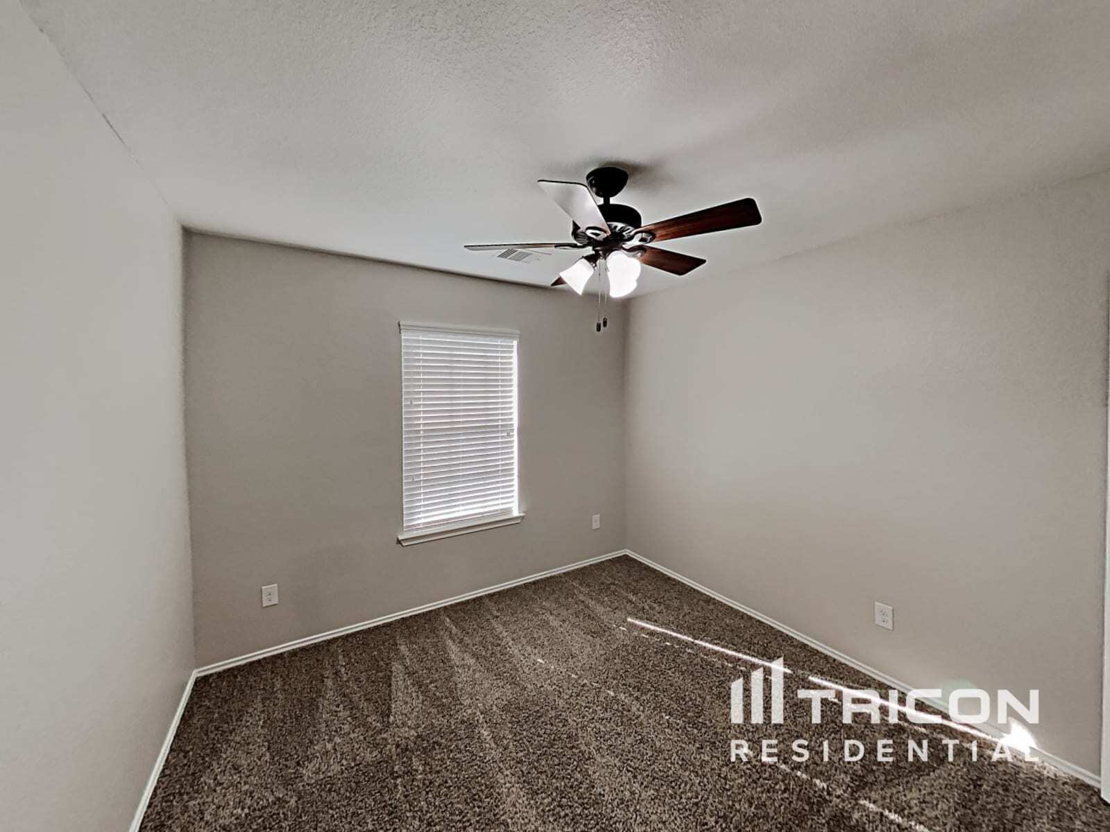 Building Photo - 15443 Refugio Verde Wy