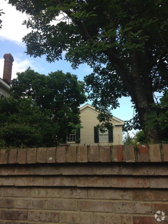 Building Photo - 1717 Upperline St