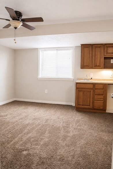 Building Photo - 42 E 300 S