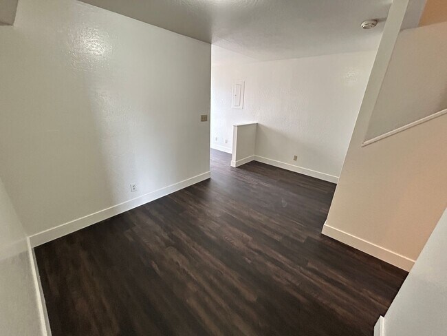 Building Photo - 1702 E Ocotillo Rd