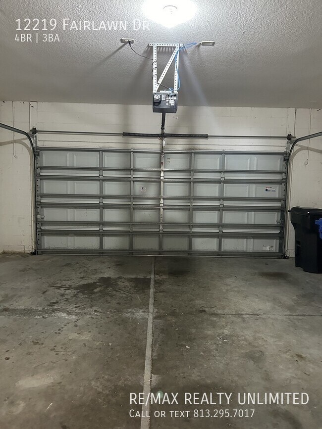 Building Photo - 12219 Fairlawn Dr
