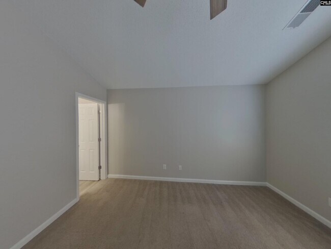 Building Photo - 562 Chisolm Way