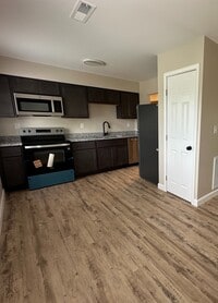 Building Photo - Gregg St