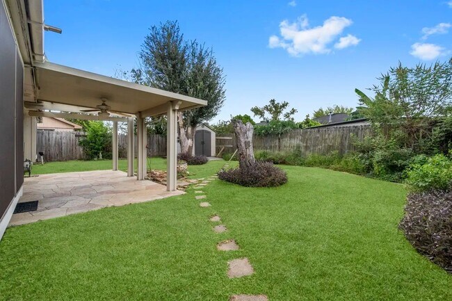 Building Photo - 18703 Lippizaner Dr