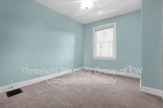 Building Photo - 1126 Northwest Blvd