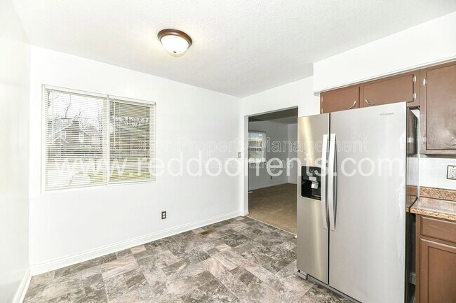 Building Photo - 5361 E Burgess Ave
