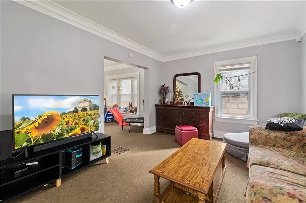 Family room - 80 Carthage St