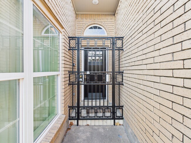 Building Photo - 7610 Hopewell Ln