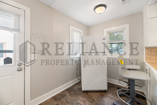 Building Photo - 1532 S Edwards St