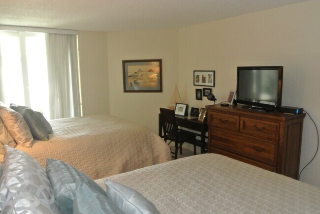 Bedroom 2 - 500 S Ocean Blvd