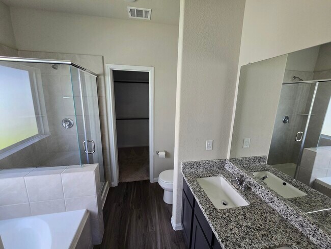 Building Photo - 13703 Mariah Dr