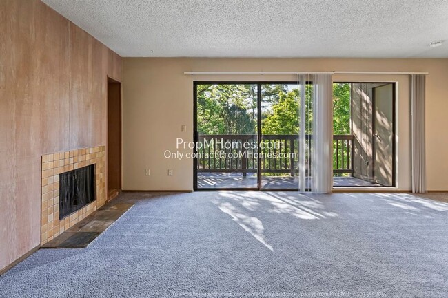 Building Photo - Chic One Bedroom Sylvan Heights Condo - A ...