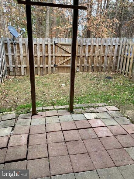 Building Photo - 106 Healy Ct