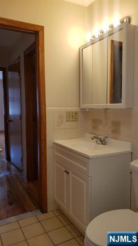 Building Photo - 450 Harding Pl