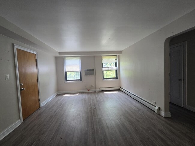 Building Photo - 7328 N Ridge Ave