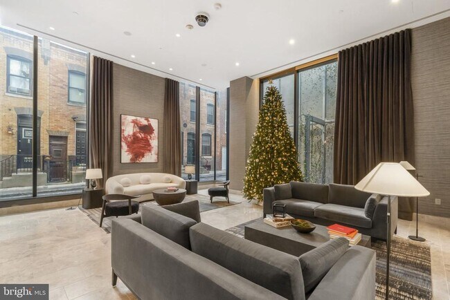 Building Photo - 210 S 12th St