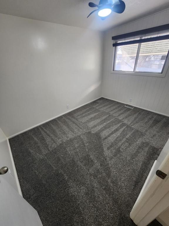 Building Photo - 185 Country Club Dr