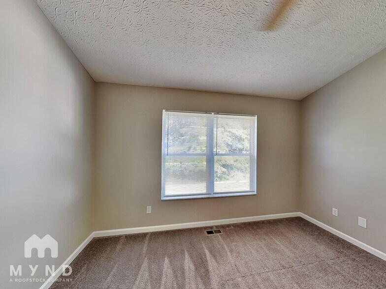 Building Photo - 2069 Prominence Dr
