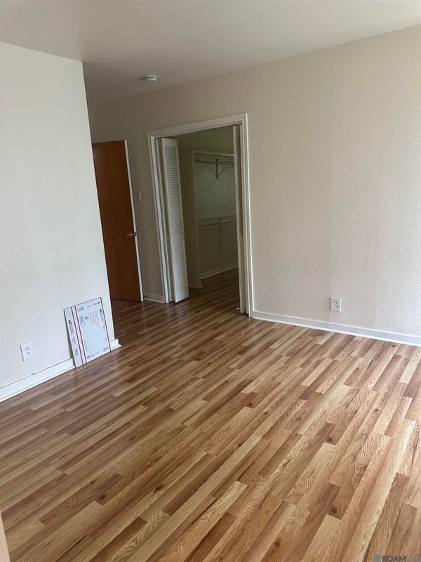 Building Photo - 9161 Meadowood St