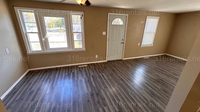 Building Photo - 257 N Sabin St