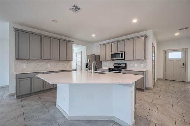 Building Photo - 29403 Pikes Peak Dr