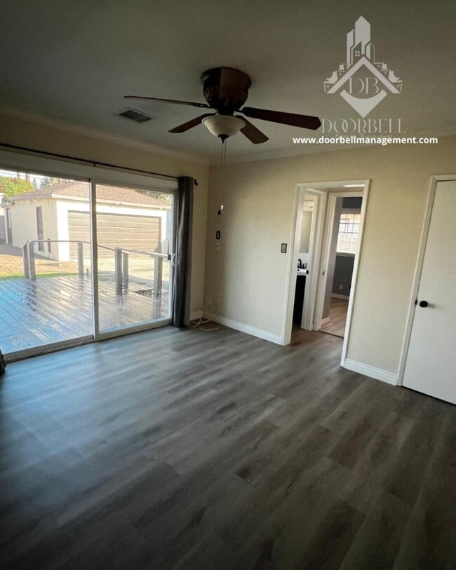 Building Photo - 956 W Harvard Pl