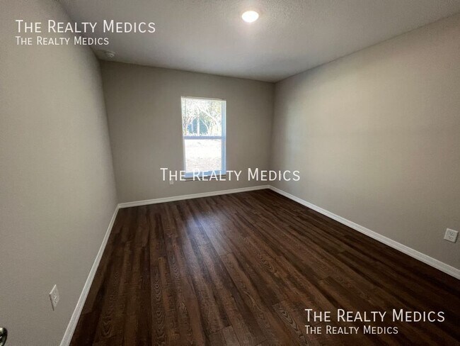Building Photo - 9245 SE 150th Pl